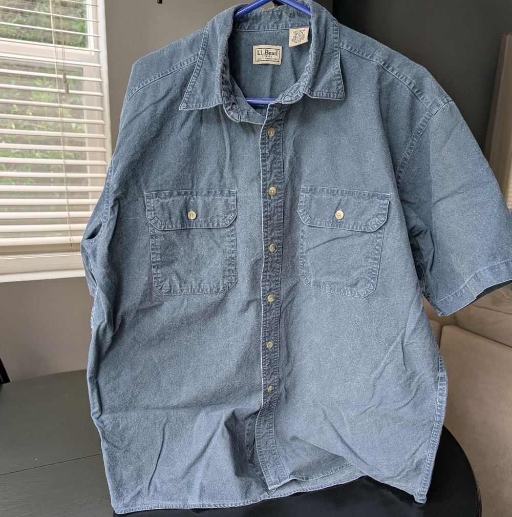 L.L. Bean Vintage Made In Canada, Blue Short Sleeve Button Down Shirt, Men's L